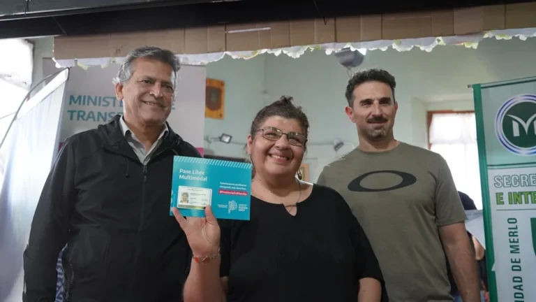 EN MERLO SE HIZO ENTREGA DE 200 PASES LIBRES MULTIMODALES